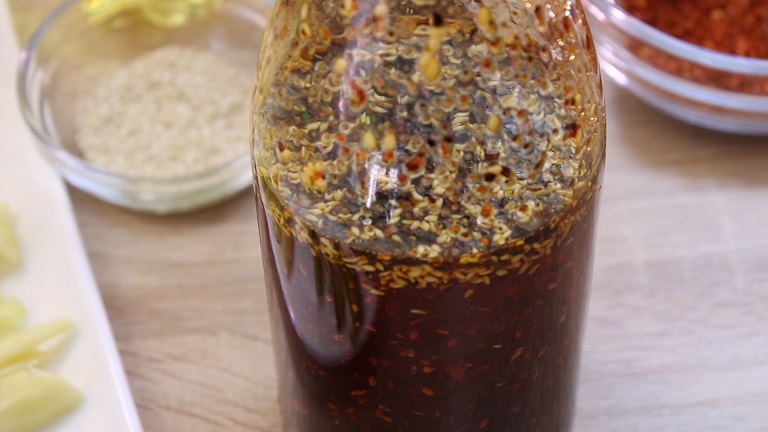 готовый амурский салат в миске