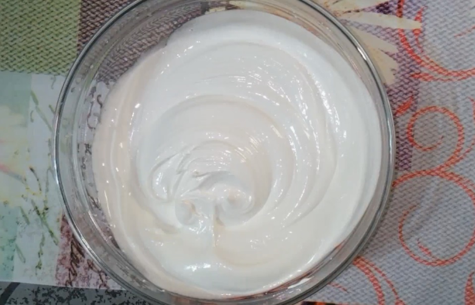продукты для теста мука,яйца,сахар,лимон,масло сливочное