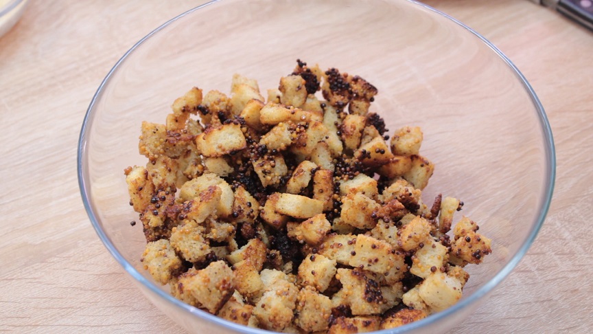 лук репчатый мелко нарезать 