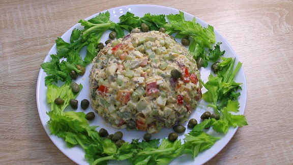 готовый яичнй салат с маком